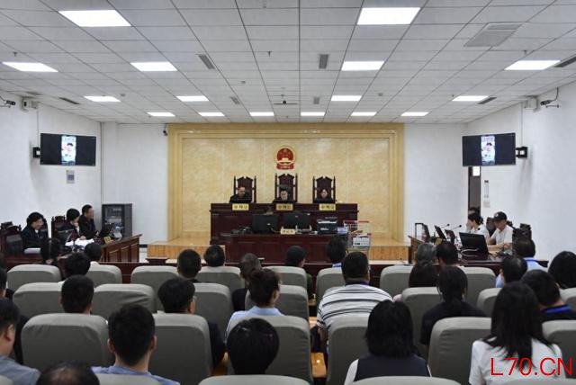 2025年8月20日，许昌市中级人民法院开庭审理胖东来诉“网络黑嘴”侵权案。（受访者供图）